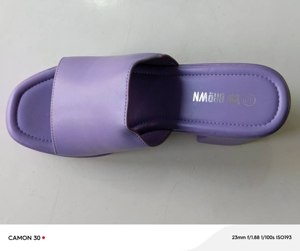 Belle paire compensées chic